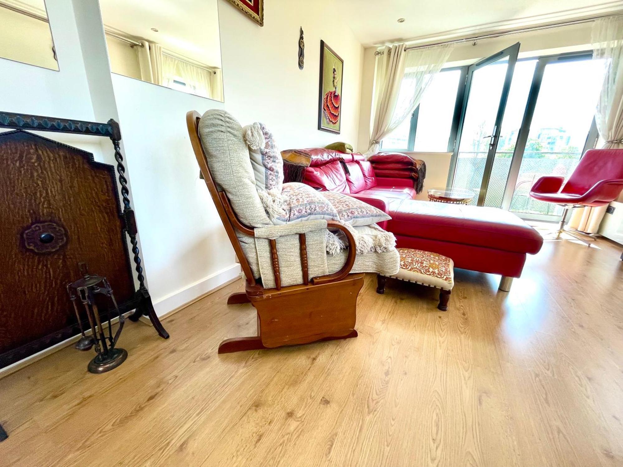 Luxury 2 Bedroom Apartment- Lake View - Free Parking - Wembley Stadium 5Km Лондон Екстериор снимка